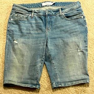 Bermuda shorts (Jean lightly distressed)